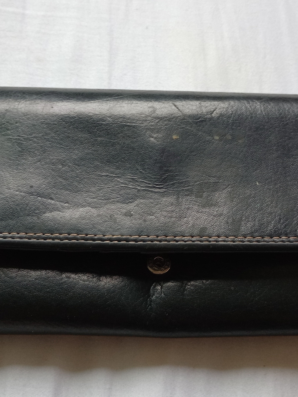 Men's Black Leather Flap Wallet with Snap Closure